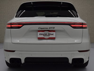صورة 8 لـ 2022 Porsche CAYENNE
