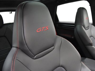 2022 Porsche CAYENNE — миниатюра 25