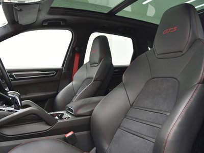 صورة 9 لـ 2022 Porsche CAYENNE