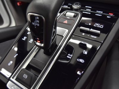 2022 Porsche CAYENNE — миниатюра 16