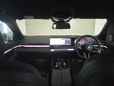 2025 BMW 5 SERIES TOURING — миниатюра 26