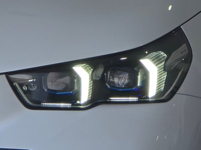 2025 BMW 5 SERIES TOURING — фото 10