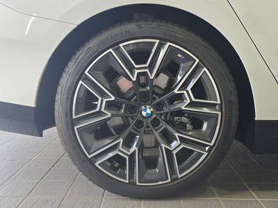 2025 BMW 5 SERIES TOURING — миниатюра 18