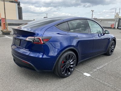 TESLA MODEL Y - 4