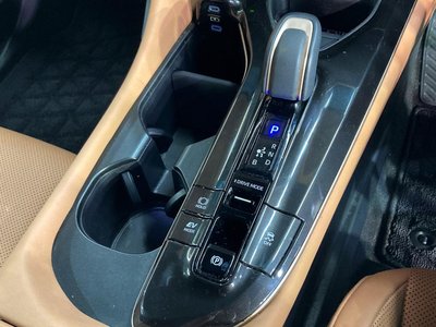 2025 Toyota CROWN SPORT thumbnail 44