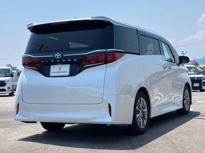 2024 Toyota ALPHARD — фото 3