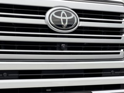 2023 Toyota LAND CRUISER 300 — миниатюра 21