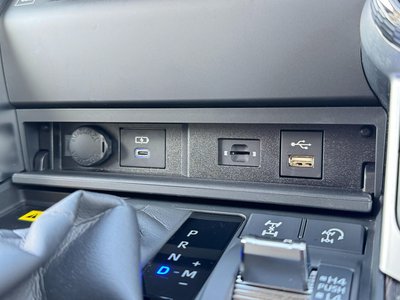 2023 Toyota LAND CRUISER 300 — миниатюра 61
