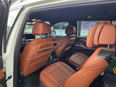 2025 BMW X7 — миниатюра 15