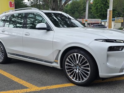 2025 BMW X7 照片 1