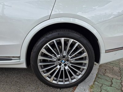 2025 BMW X7 — миниатюра 20