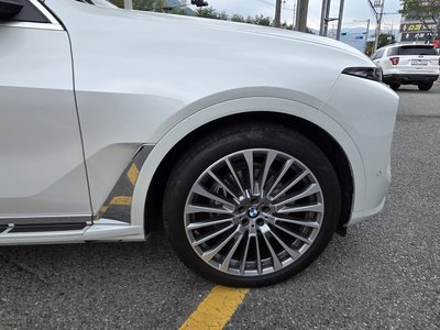 2025 BMW X7 — миниатюра 18