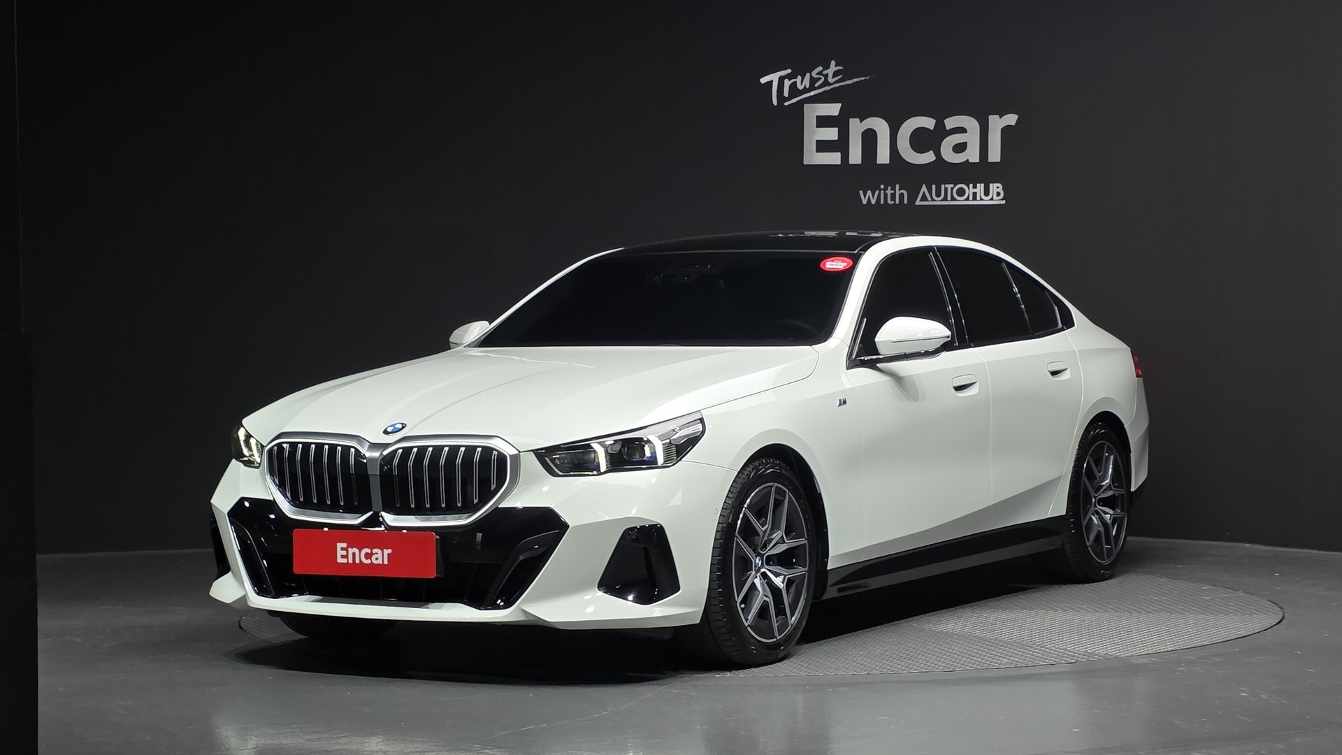 BMW 5 SERIES - View 1