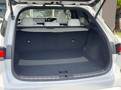 صورة مصغرة 40 لـ 2025 Lexus RX