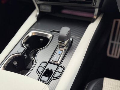 صورة مصغرة 59 لـ 2025 Lexus RX