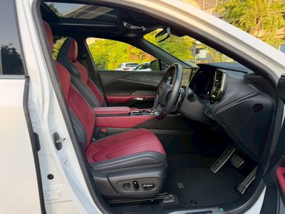 صورة مصغرة 35 لـ 2023 Lexus RX