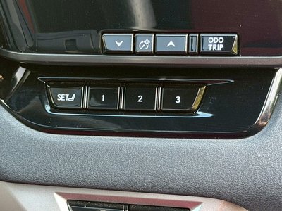 صورة مصغرة 34 لـ 2023 Lexus RX