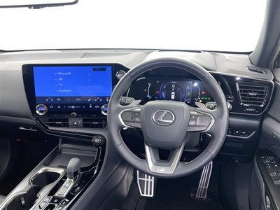 صورة 8 لـ 2023 Lexus NX