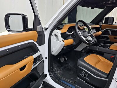 LAND ROVER DEFENDER - 10