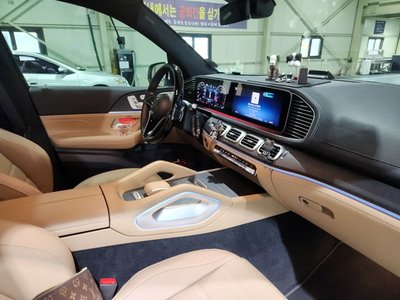 MERCEDES-BENZ GLS - 10