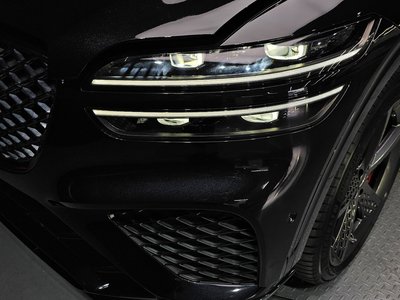 صورة 9 لـ 2023 Genesis GV70