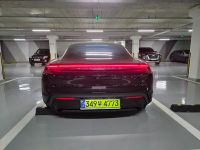 2026 Porsche TAYCAN 照片 3