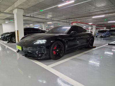 2026 Porsche TAYCAN 照片 2