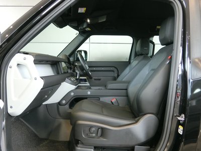 صورة 7 لـ 2025 LAND Rover DEFENDER