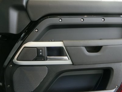 2025 LAND Rover DEFENDER — миниатюра 41