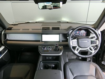 صورة 9 لـ 2025 LAND Rover DEFENDER