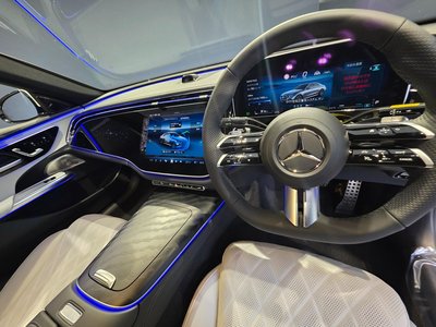 MERCEDES-BENZ E-CLASS - 8