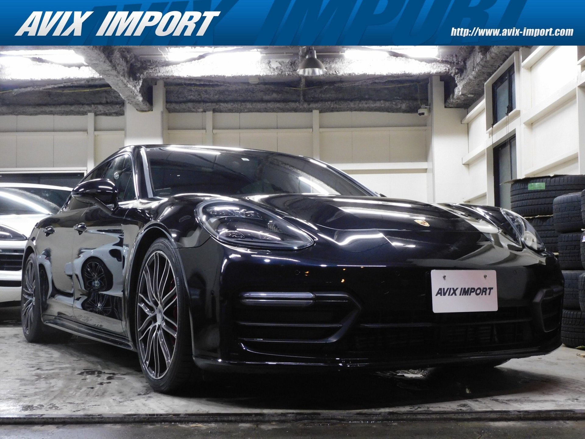 PORSCHE PANAMERA - View 1