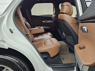 2023 Genesis GV70 — миниатюра 12