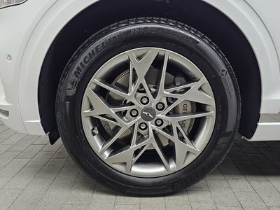 صورة 6 لـ 2023 Genesis GV70