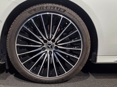 MERCEDES-BENZ E-CLASS - 4