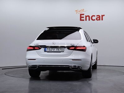 MERCEDES-BENZ E-CLASS - 3