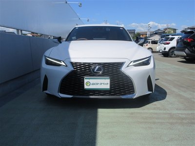 صورة 2 لـ 2025 Lexus IS