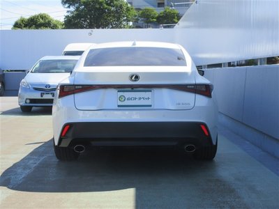 صورة 5 لـ 2025 Lexus IS
