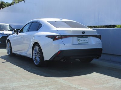 صورة 4 لـ 2025 Lexus IS
