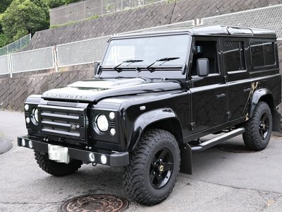 LAND ROVER DEFENDER - 1