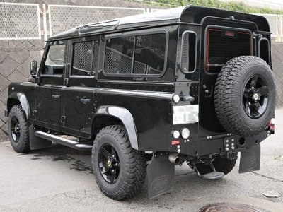 LAND ROVER DEFENDER - 3