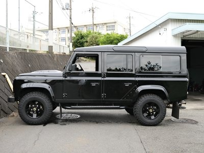 LAND ROVER DEFENDER - 2