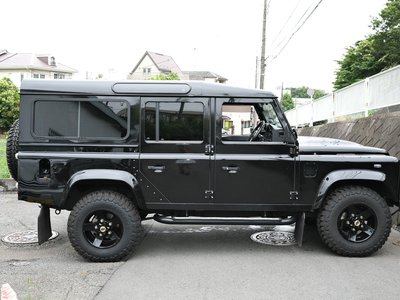 LAND ROVER DEFENDER - 7