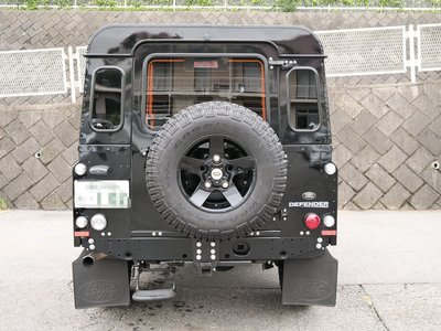 LAND ROVER DEFENDER - 4