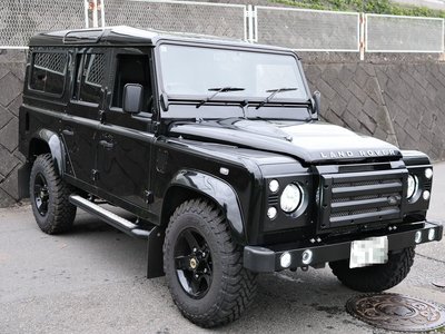 LAND ROVER DEFENDER - 8
