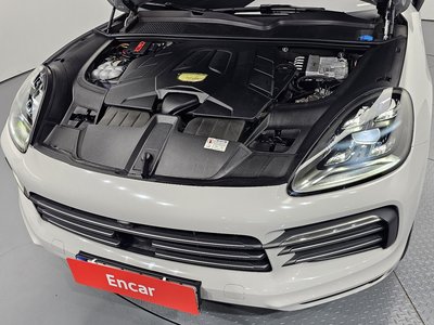 2023 Porsche CAYENNE photo 7