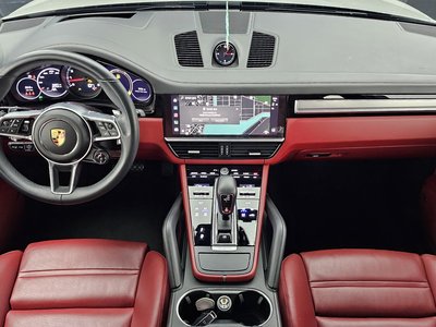 2023 Porsche CAYENNE photo 5