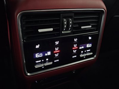 صورة مصغرة 17 لـ 2023 Porsche CAYENNE