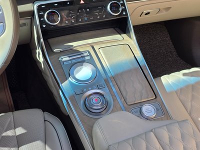 GENESIS GV80 - 10