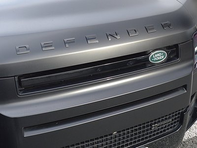 LAND ROVER DEFENDER - 8